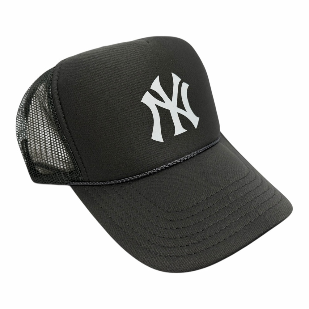 NEW YORK YANKEES NY VINTAGE DARK GRAY MESH TRUCKER HAT CA…